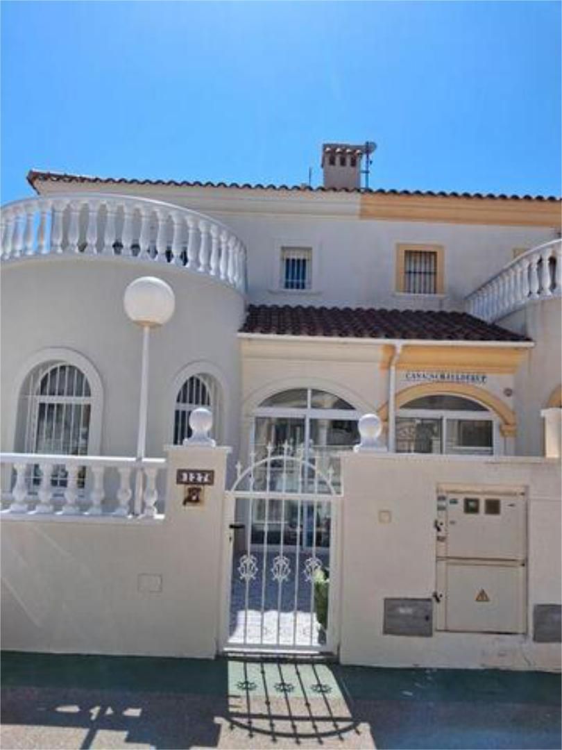 House or chalet for sale in Parque Acuático - Sector 25 Exterior view of House or chalet for sale in Torrevieja  with Swimming Pool