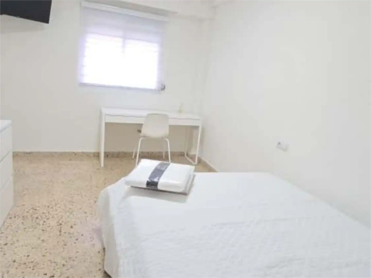 Bedroom of Flat for share in Manises  with Air Conditioner