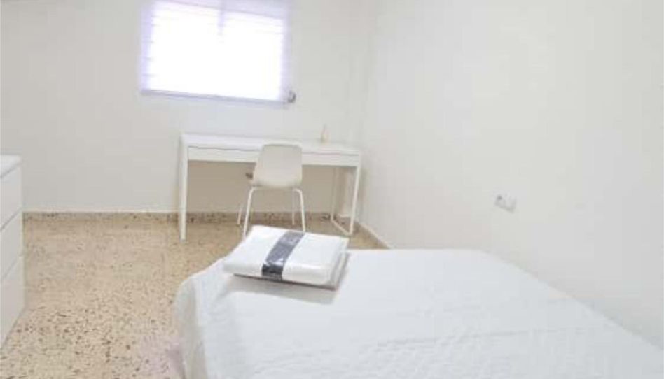 Room in Carrer Juan de Ribera, 9, El Mercado, Manises - image 1 Photo 1 of Room in Carrer Juan de Ribera, 9, El Mercado, Manises