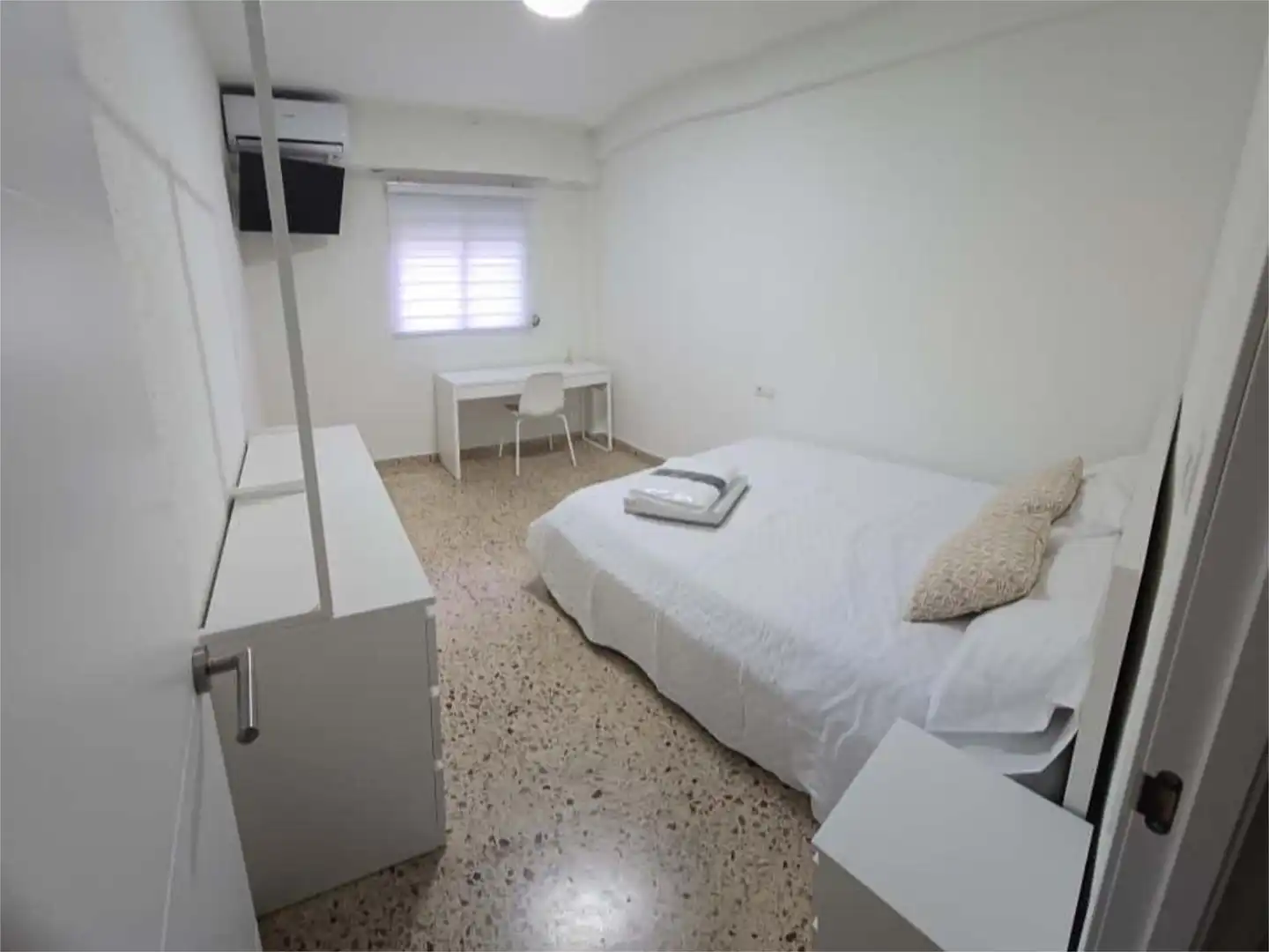 Habitación en Carrer Juan de Ribera, 9, El Mercado Habitación de Piso para compartir en Manises con Aire acondicionado