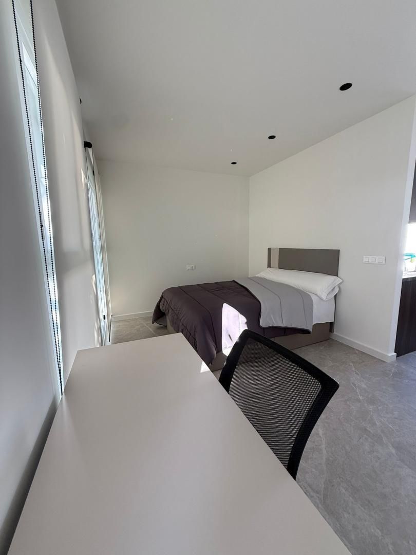 Dormitori de Apartament de lloguer en  Murcia Capital amb Aire condicionat, Calefacció i Jardí privat
