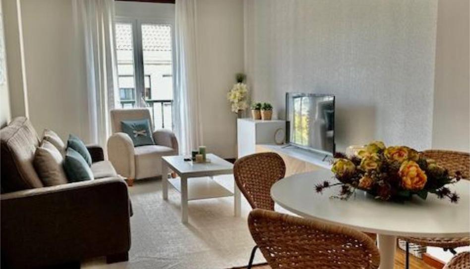Foto 1 de Apartamento de alquiler en Avenida del Doctor Tourón, 24, Vilagarcía, Pontevedra
