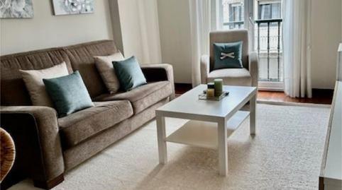 Foto 2 de Apartamento de alquiler en Avenida del Doctor Tourón, 24, Vilagarcía, Pontevedra