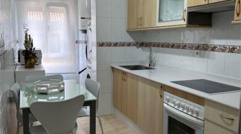 Foto 4 de Apartamento de alquiler en Avenida del Doctor Tourón, 24, Vilagarcía, Pontevedra