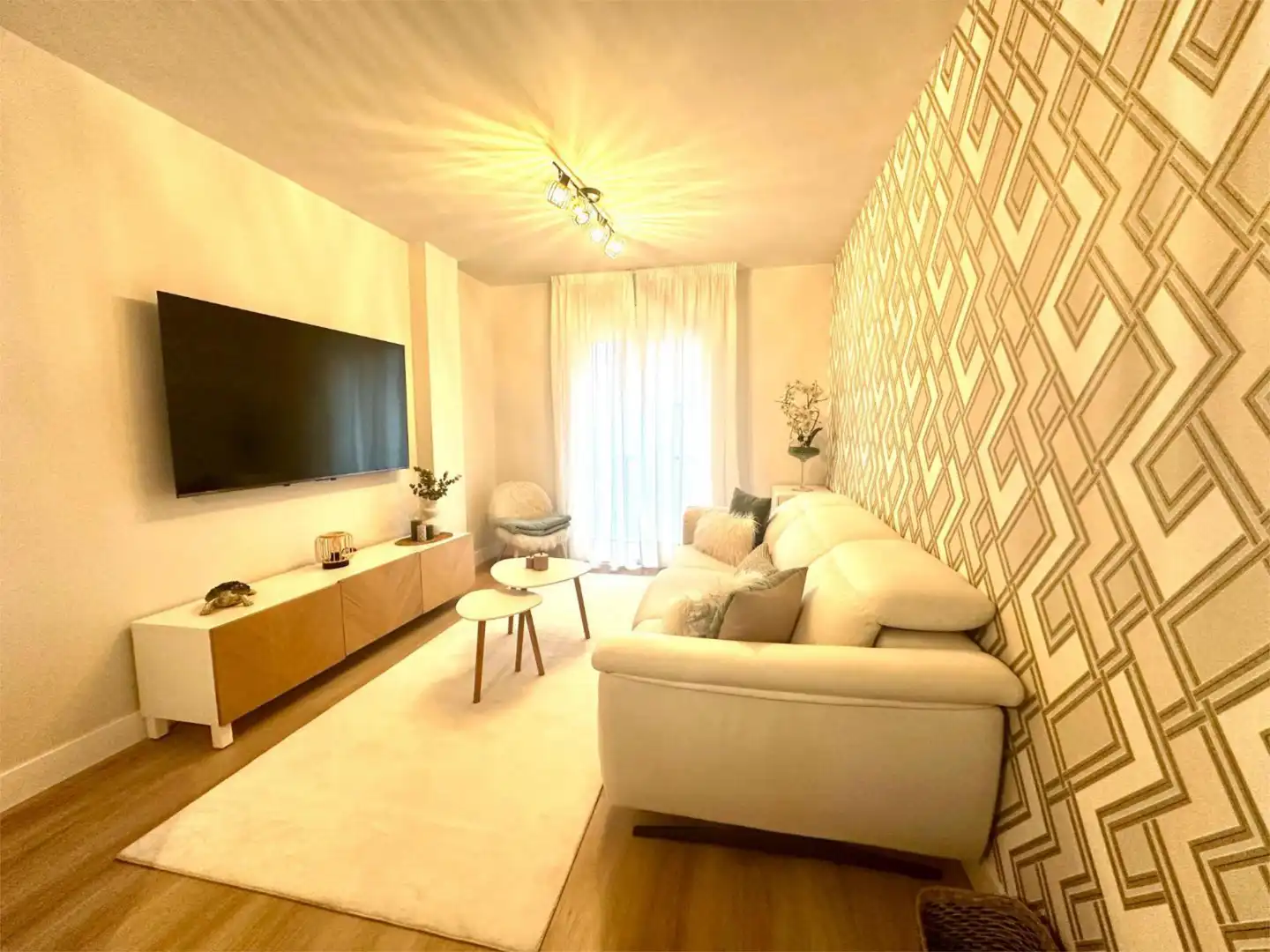 Piso de alquiler en Avenida del Doctor Tourón, 24, Vilagarcía Sala de estar de Piso de alquiler en Vilagarcía de Arousa con Aire acondicionado, Calefacción y Parquet