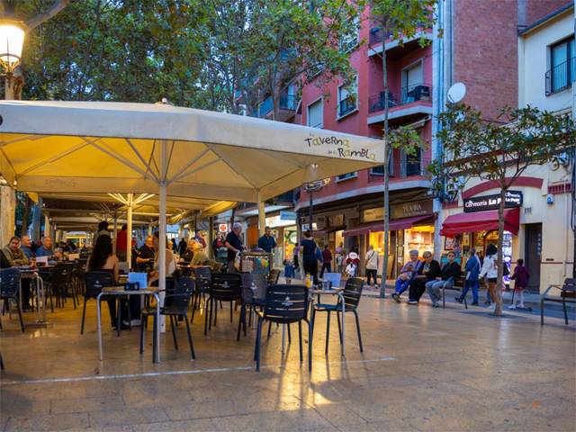 Local comercial en Alquiler en Rambla Just Oliveras, 21 en Centre