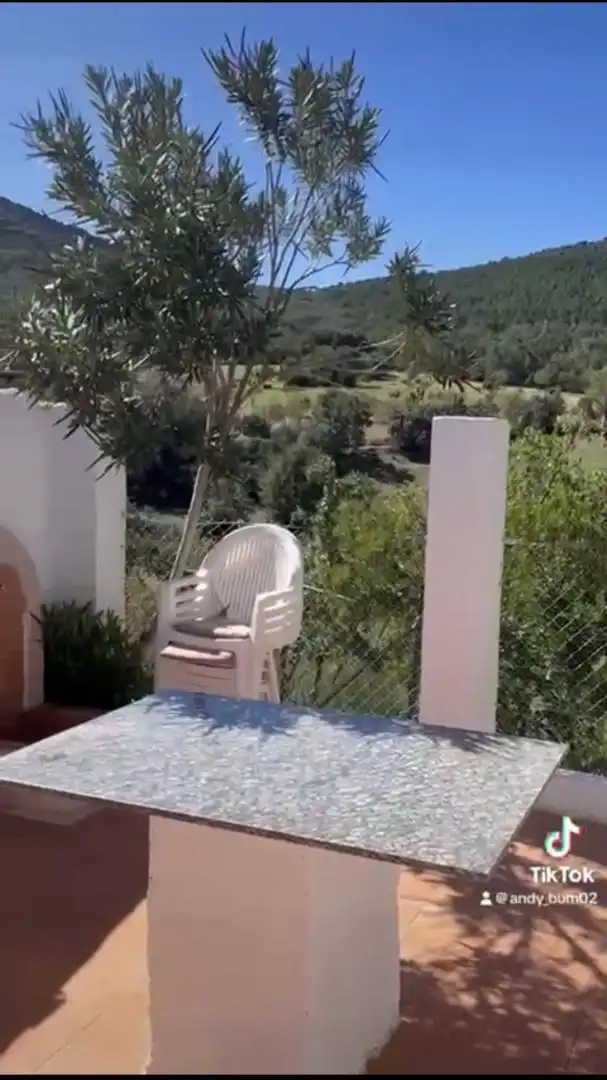 Finca rústica en venta en Plaza Constitución, 4, Navahermosa Terraza de Finca rústica en venta en Navahermosa con Jardín privado, Terraza y Trastero