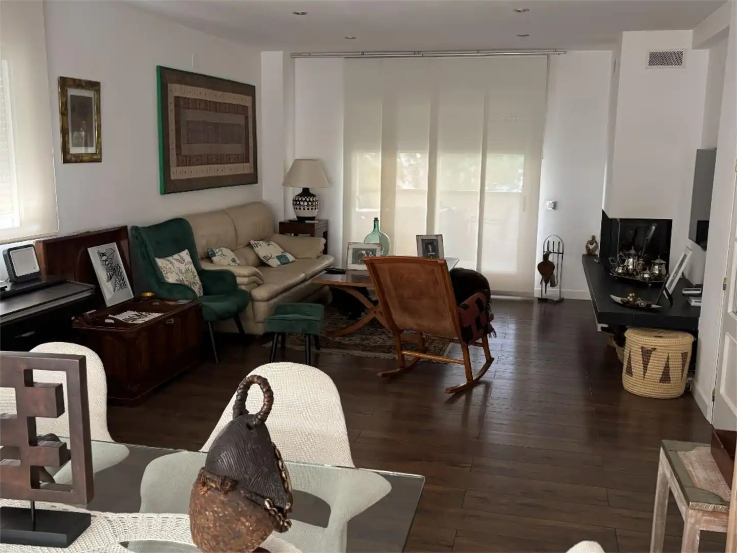 Piso en venta en El Monte Sala de estar de Piso en venta en Torrelodones con Aire acondicionado, Calefacción y Jardín privado