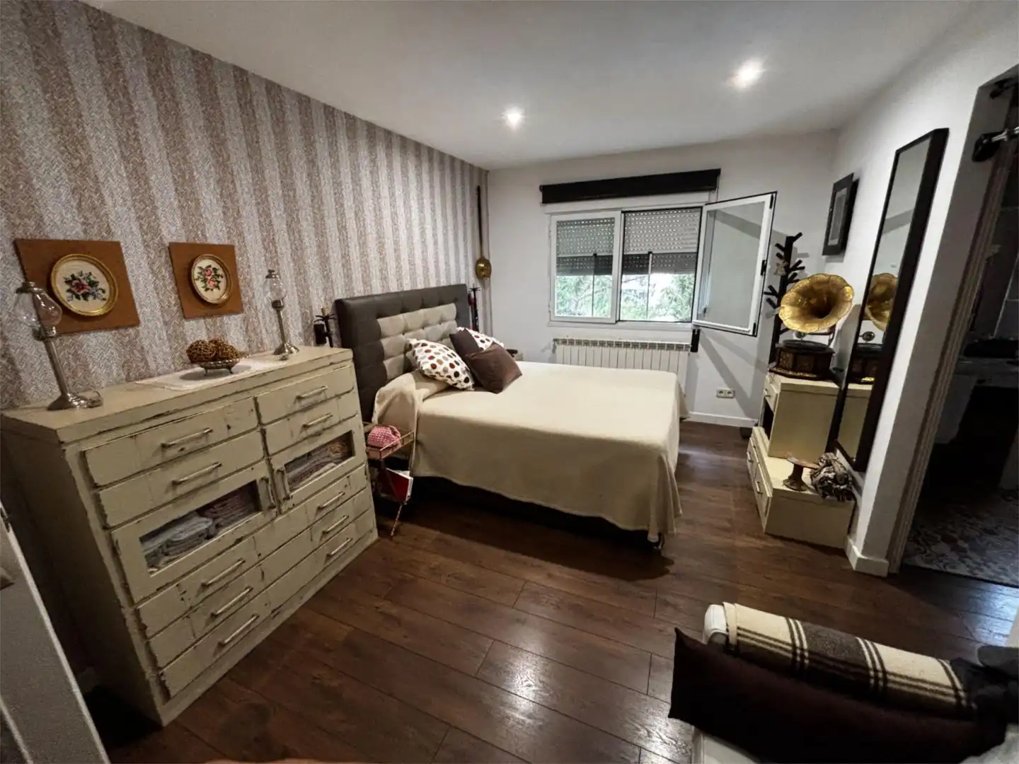 Piso en venta en El Monte Habitación de Piso en venta en Torrelodones con Aire acondicionado, Calefacción y Jardín privado