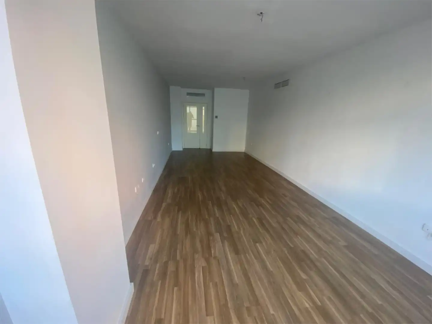 Living room of Flat for sale in Sevilla  with Air Conditioner, Heating and Parquet flooring