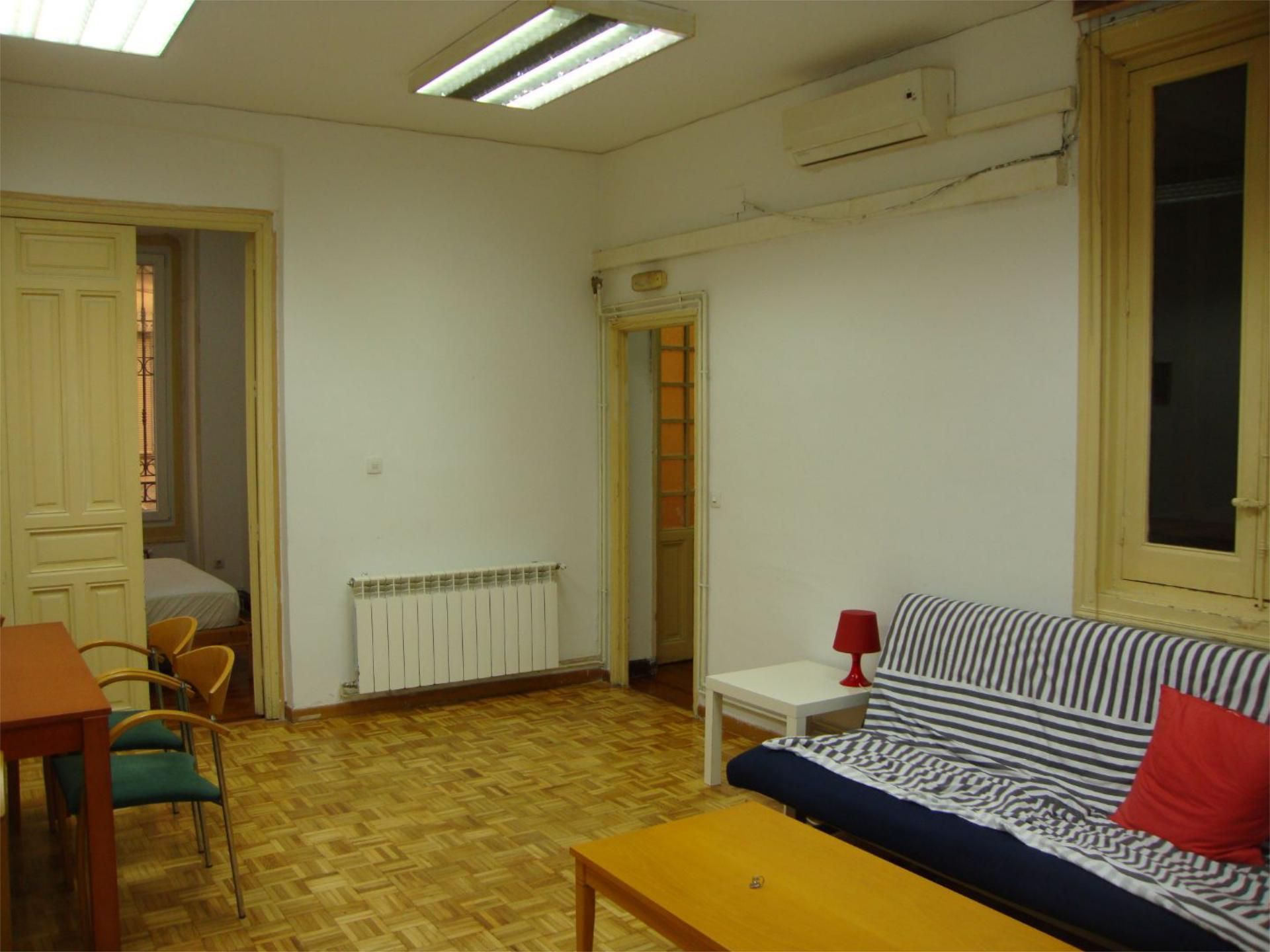 Flat to rent in Calle del Cardenal Cisneros, 52, Trafalgar Living room of Flat to rent in Madrid Capital with Air Conditioner, Heating and Parquet flooring