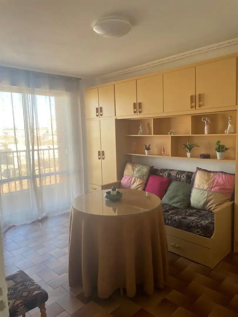 Piso en venta en Calle Frontón, 51, Vitigudino Habitación de Piso en venta en Vitigudino con Balcón