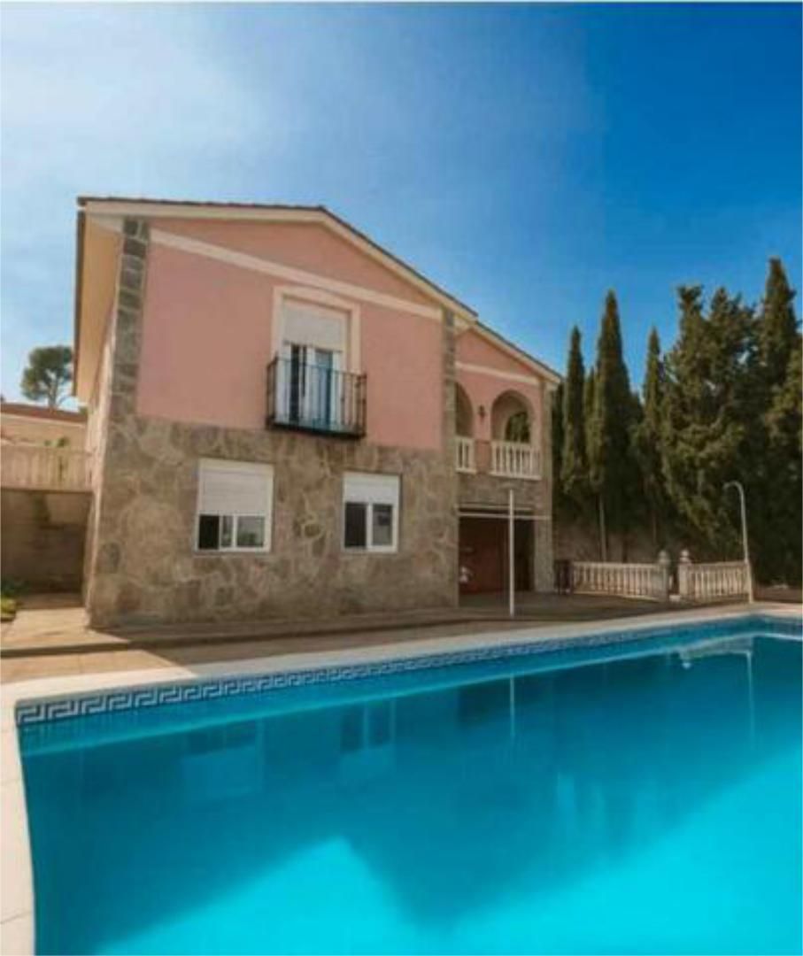 Swimming pool of Single-family semi-detached for sale in Colmenar de Oreja  with Private garden, Terrace and Storage room