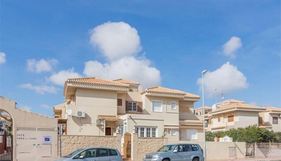 Casa adosada en venda a Calle Pintor Ribera, 5, Playa Flamenca, Alicante - imatge 1 Foto 1 de Casa adosada en venda a Calle Pintor Ribera, 5, Playa Flamenca, Alicante