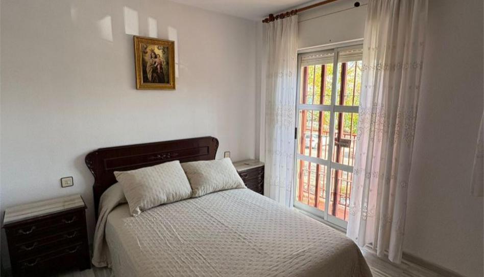 Foto 1 de Casa adosada per a compartir a Calle María Goyri, 60, Angustias - Chana - Encina, Granada