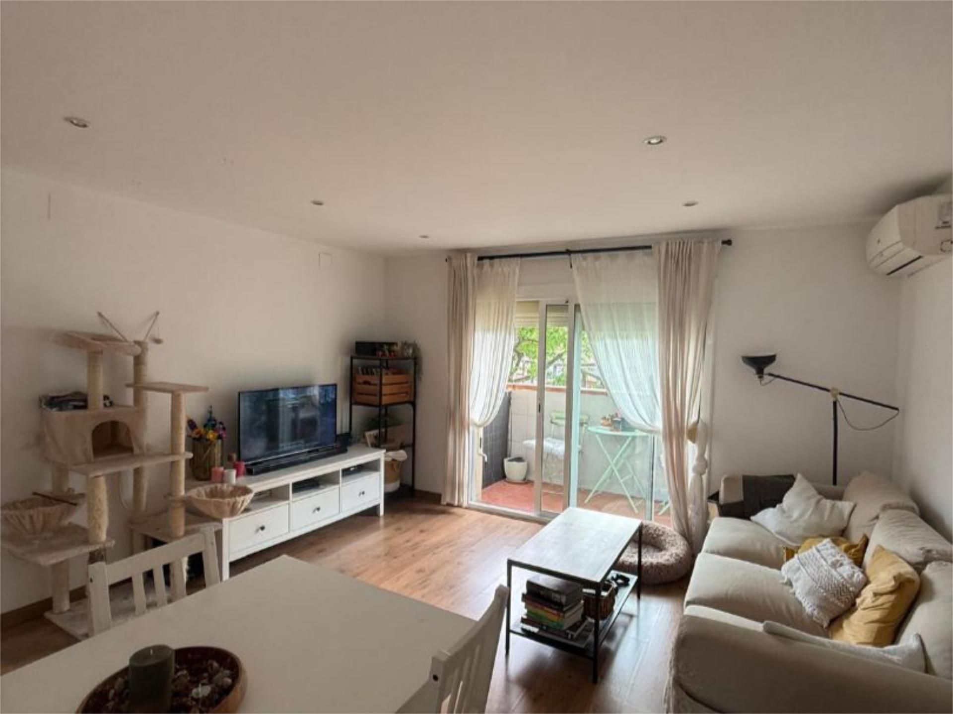 Living room of Flat for sale in Badalona  with Air Conditioner and Balcony