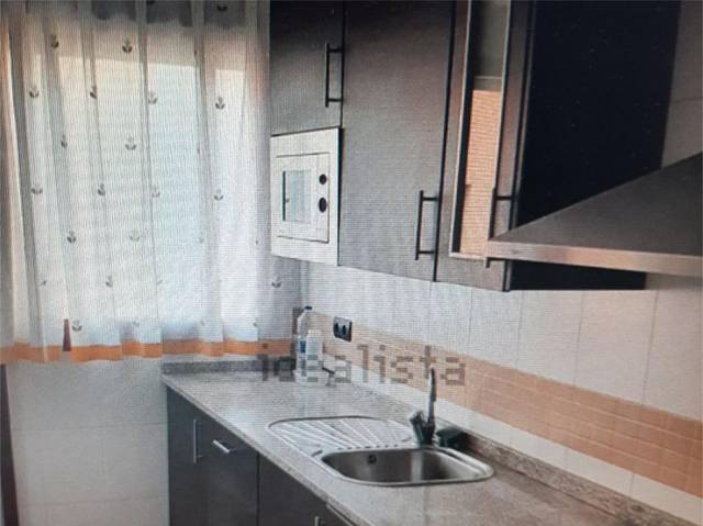 Piso en Venta en Calle de Pedro Arnal Cavero, 28 en Barrio Jesús