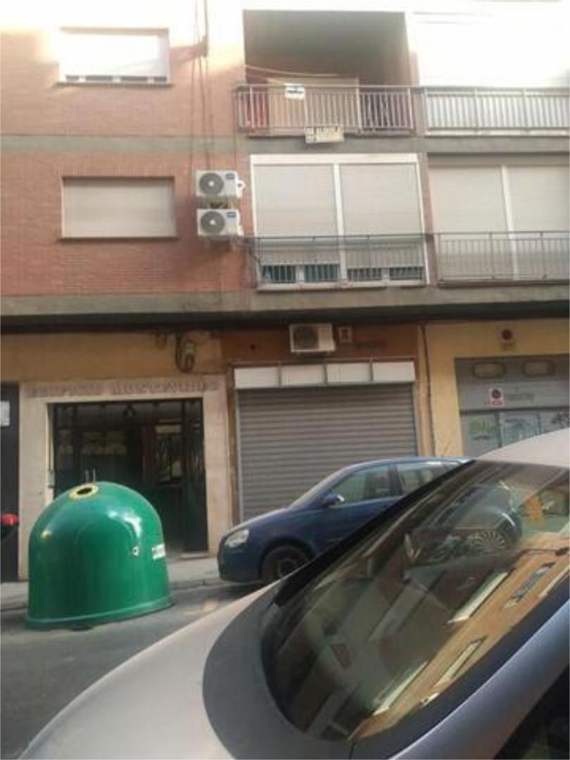 Piso de alquiler en  Granada Capital con Calefacción, Jardín privado y Terraza