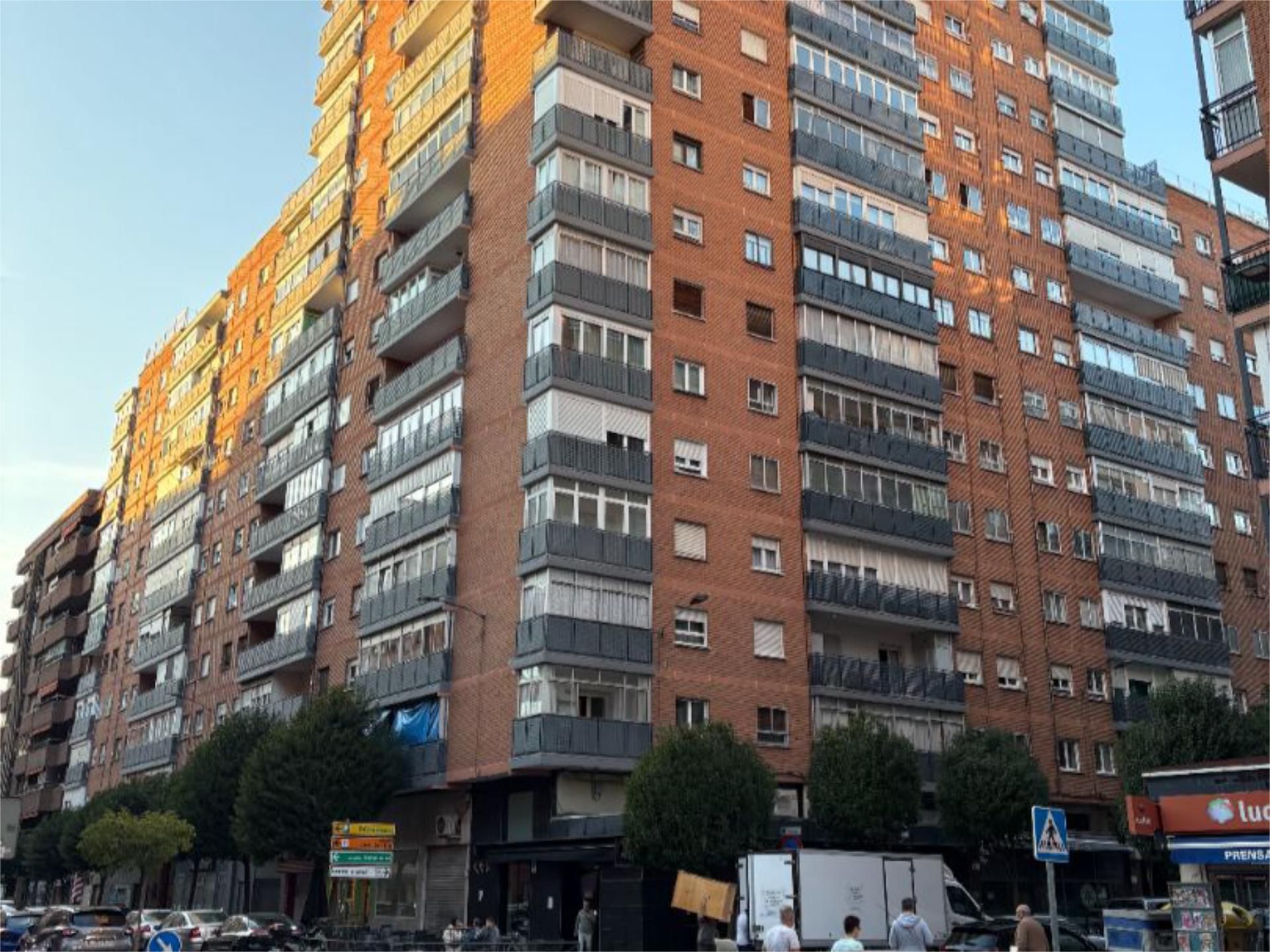 Vista exterior de Piso de alquiler en Valladolid Capital con Parking comunitario