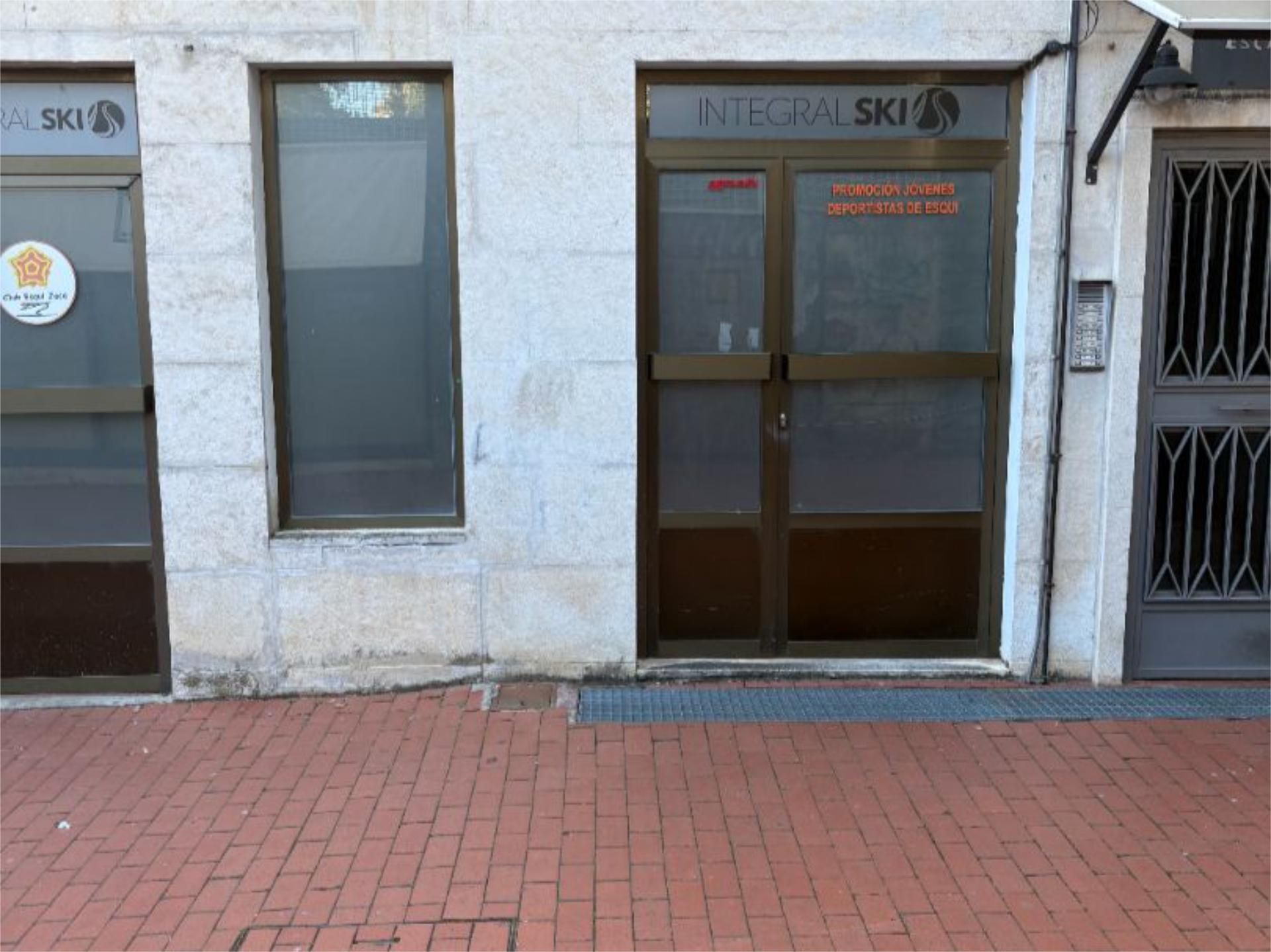 Local de lloguer a Avenida Regimiento de Galicia, 4, Universidad Local de lloguer en Jaca amb Moblat