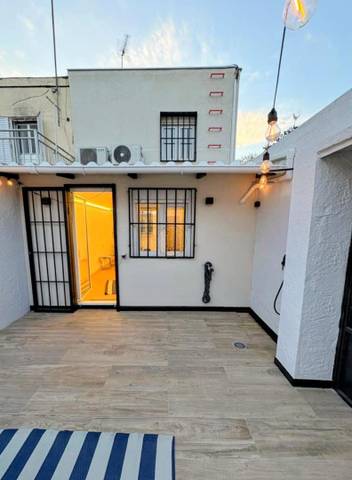 Piso en Alquiler en Calle de Gallur, 89 en Los Cármenes