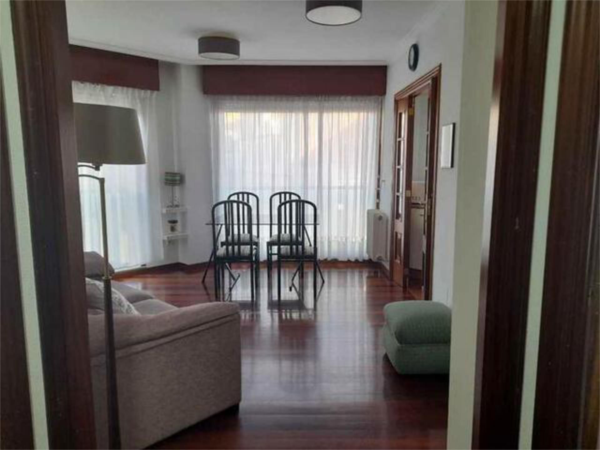 Pis de lloguer a Castiñeiriño - Cruceiro de Sar Sala d'estar de Pis de lloguer en Santiago de Compostela  amb Calefacció, Traster i Moblat