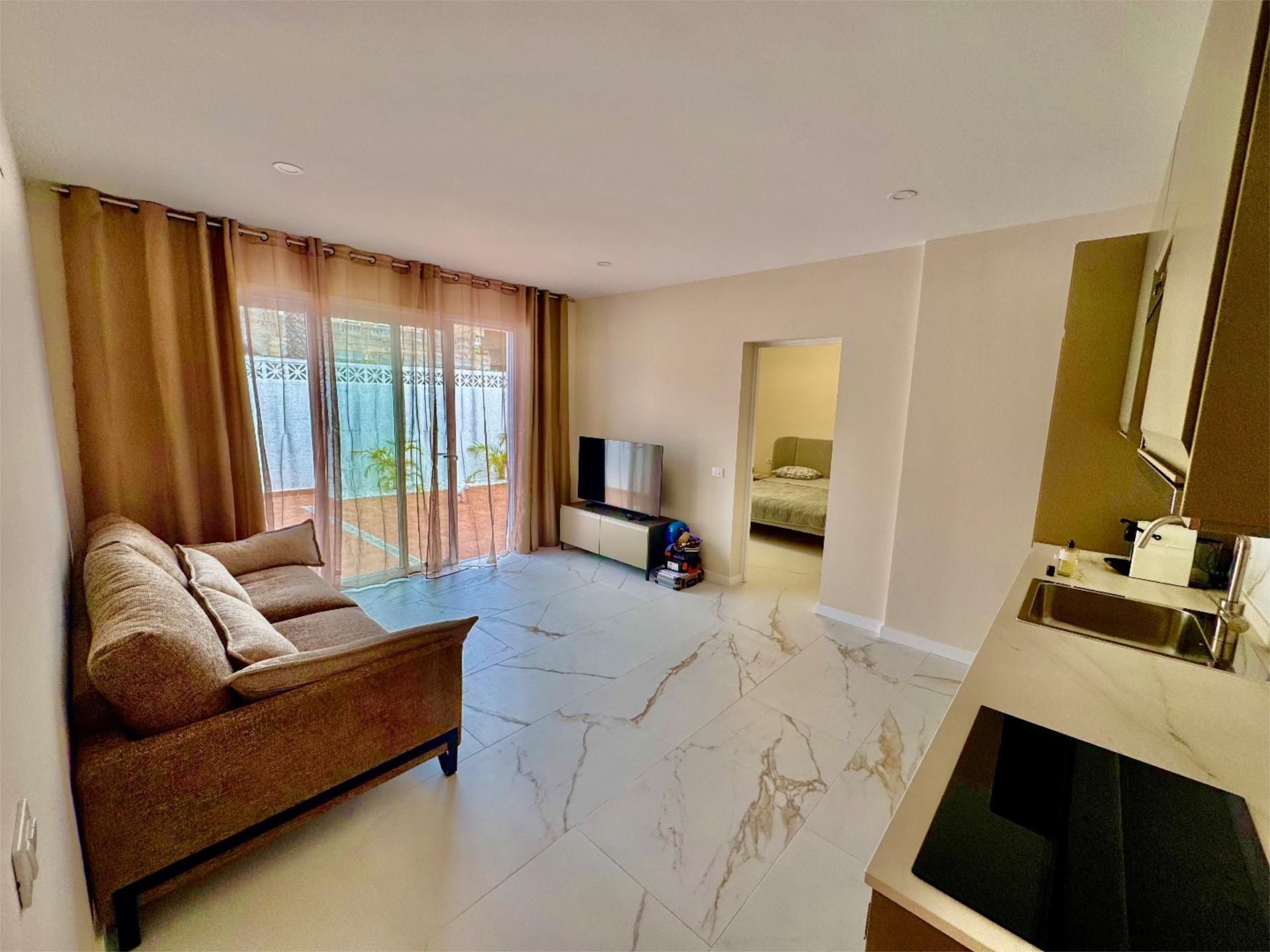 Piso de alquiler en Avenida Colibrí, 60, Palm - Mar Sala de estar de Piso de alquiler en Arona con Terraza y Amueblado