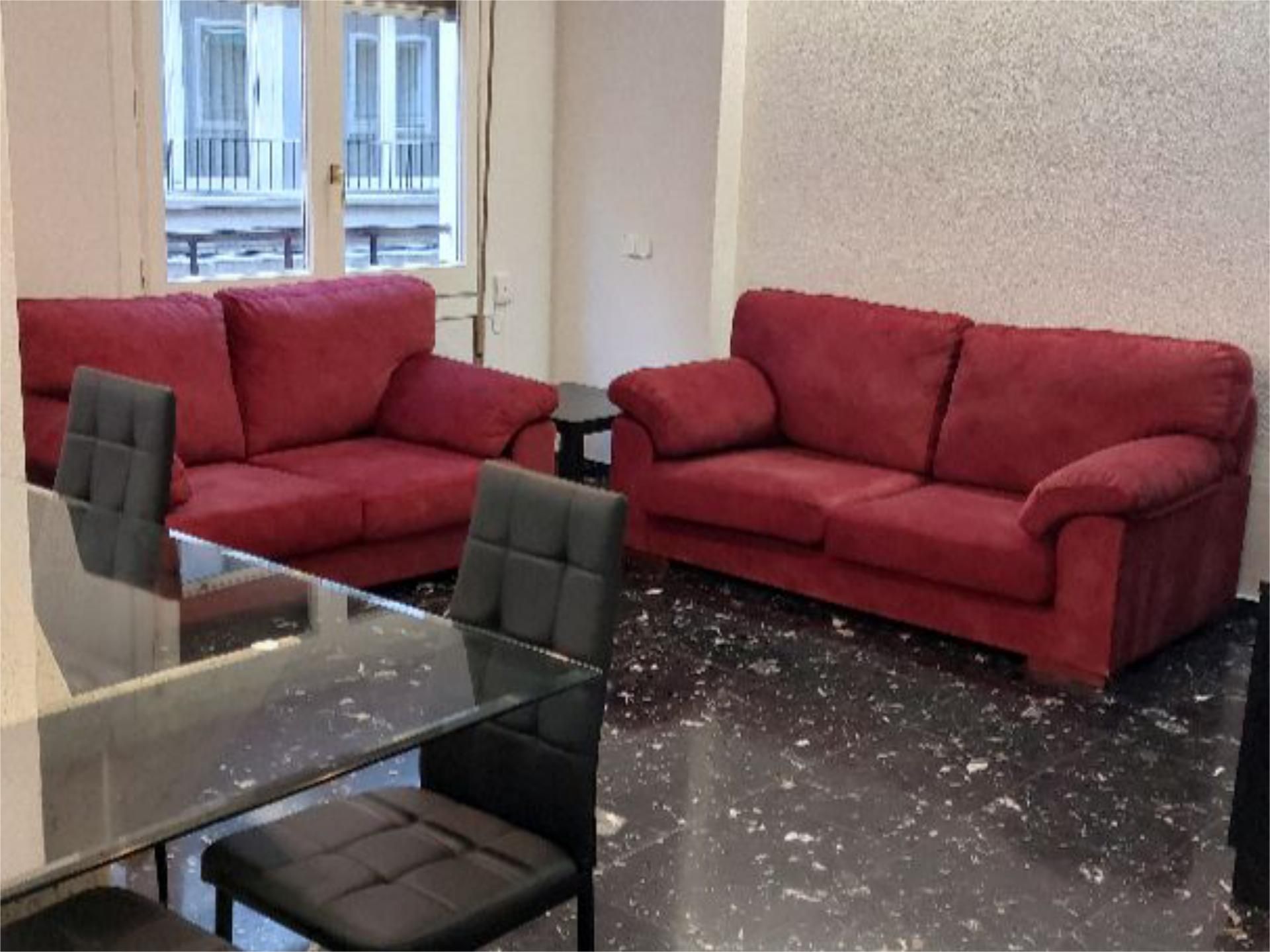 Sala d'estar de Apartament de lloguer en  Zaragoza Capital amb Aire condicionat i Balcó