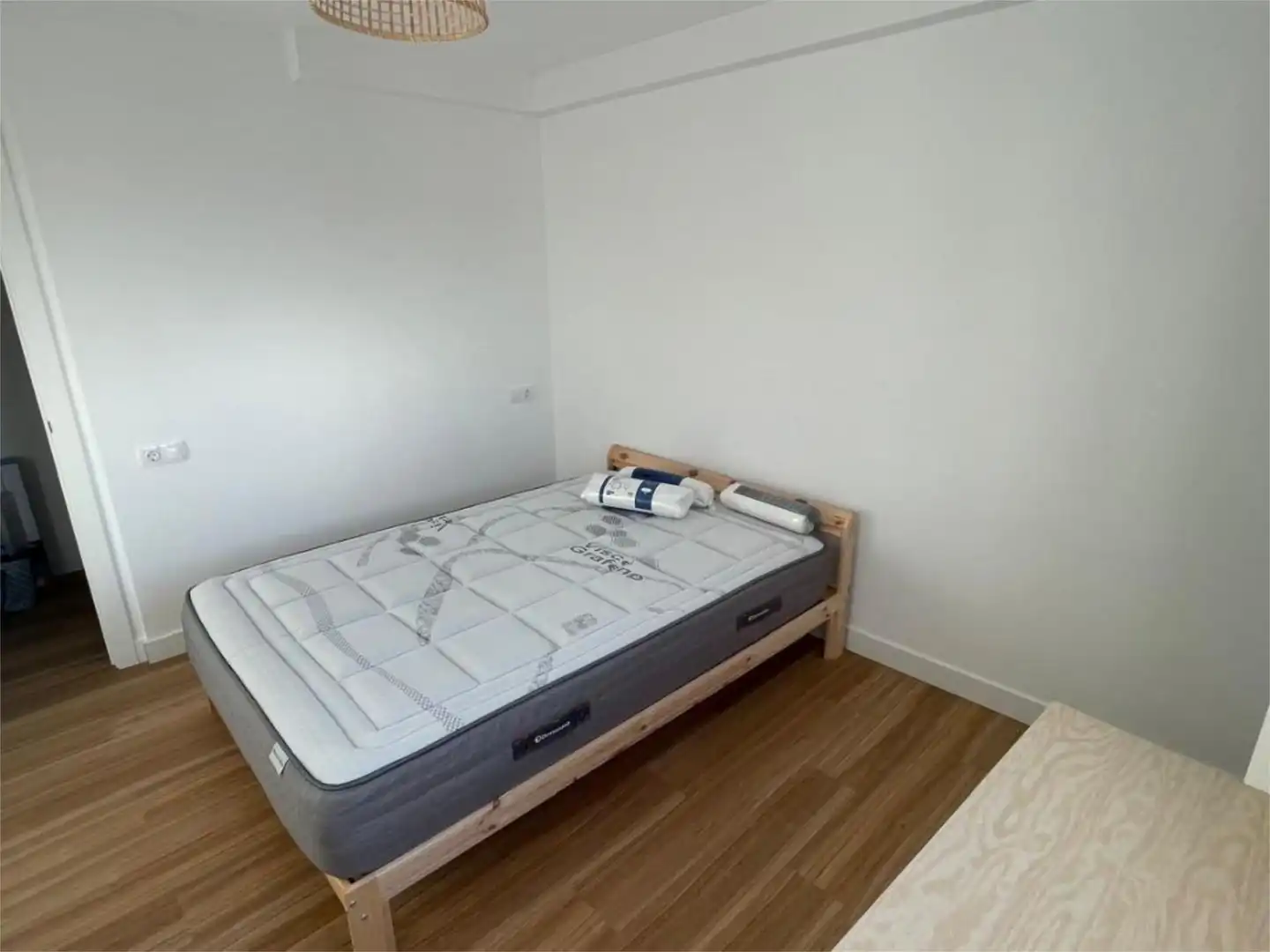 Habitación de Piso de alquiler en Oleiros con Parquet y Amueblado