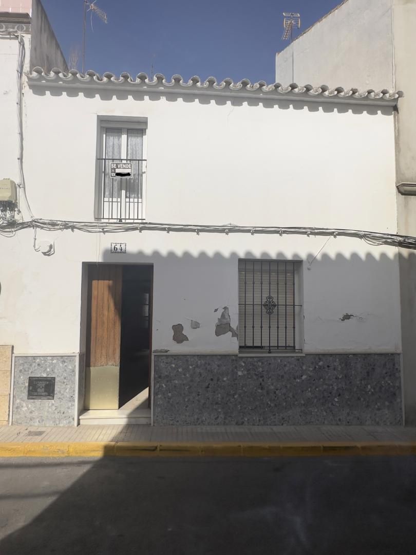 Casa adosada en venda a Calle Primero de Mayo, 66, El Coronil
