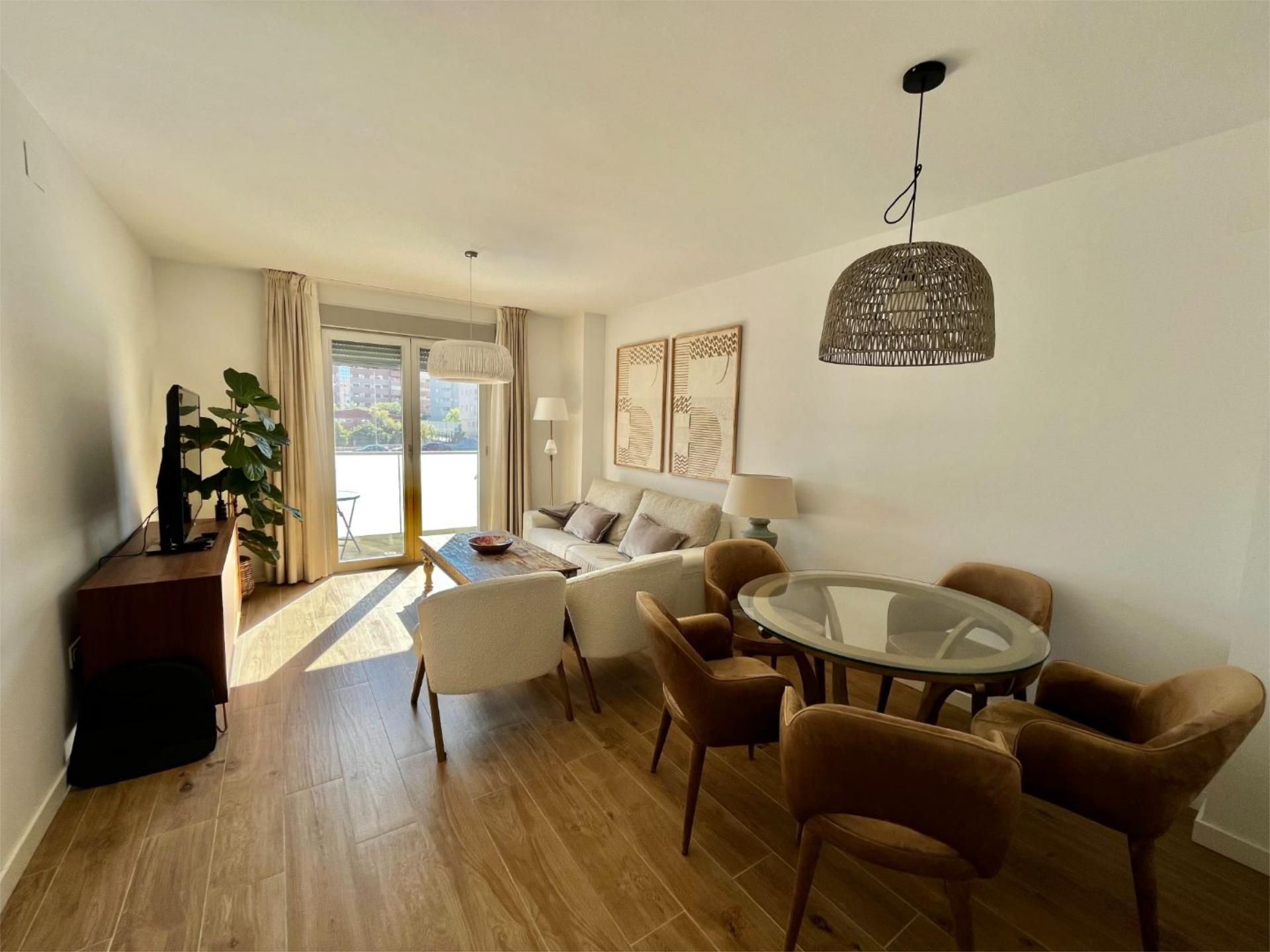 Living room of Flat to rent in  Granada Capital  with Air Conditioner, Heating and Parquet flooring