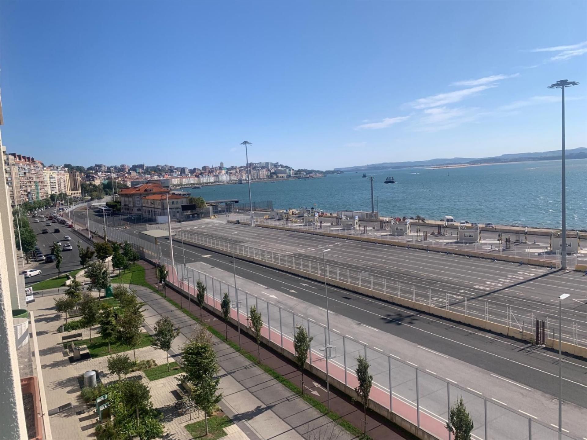 Vista exterior de Pis en venda en Santander