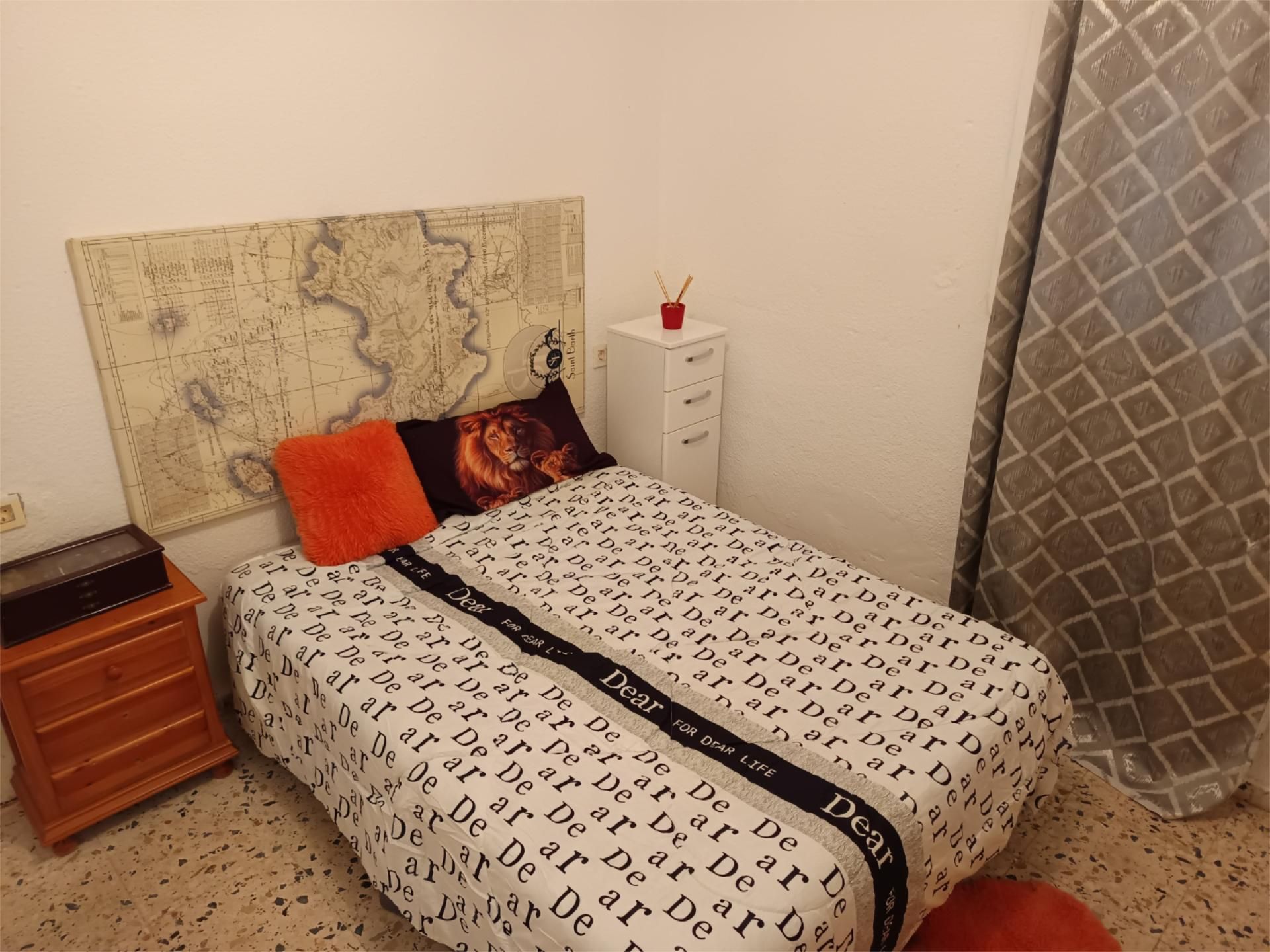 Dormitori de Planta baixa per a compartir en Santa Fe amb Terrassa, Rentadora i TV