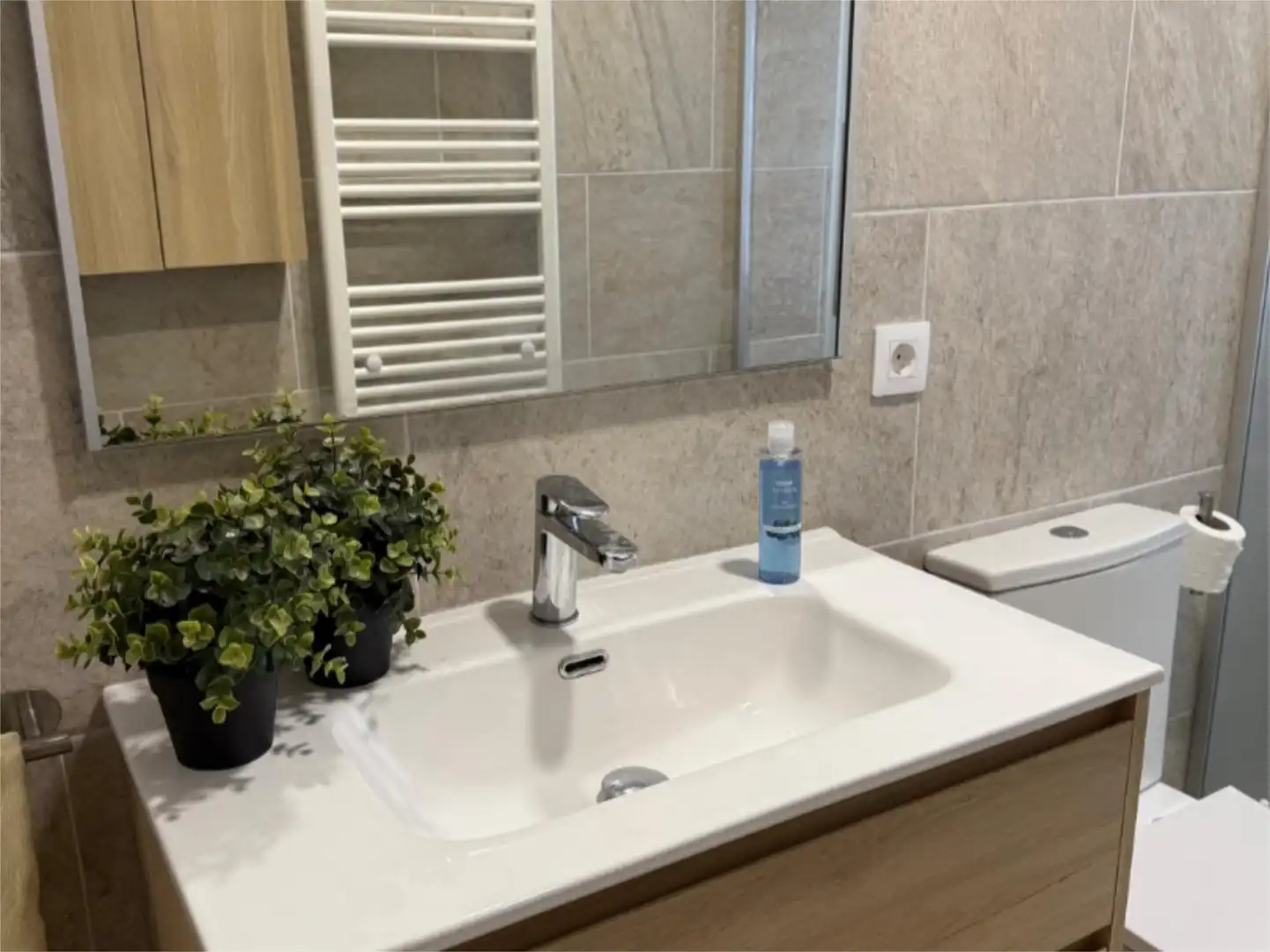 Bathroom of Flat for rent in Ciudad Real  with Air Conditioner, Heating and Storage room