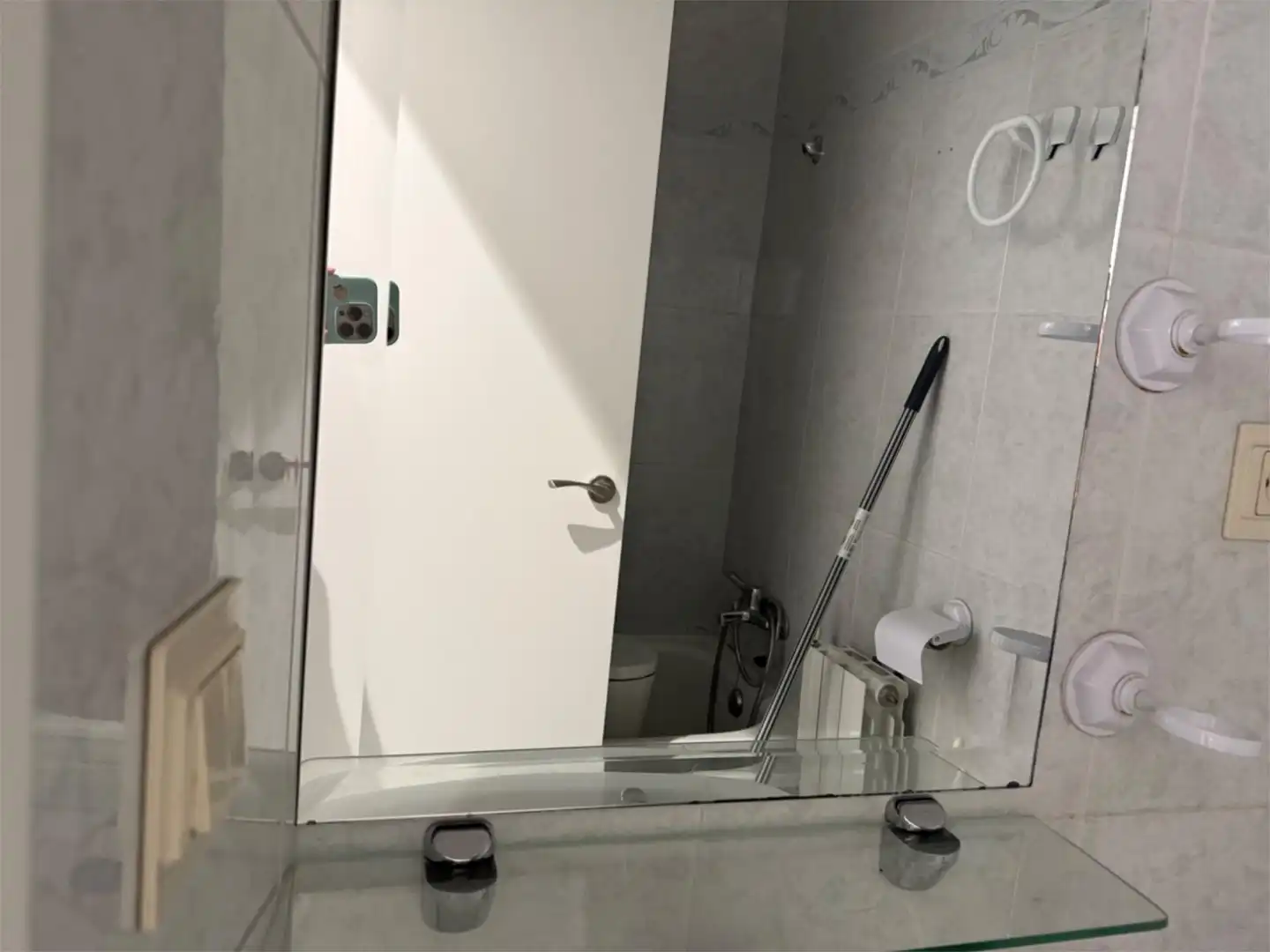 Bathroom of Flat for rent in Ciudad Real  with Air Conditioner, Heating and Storage room