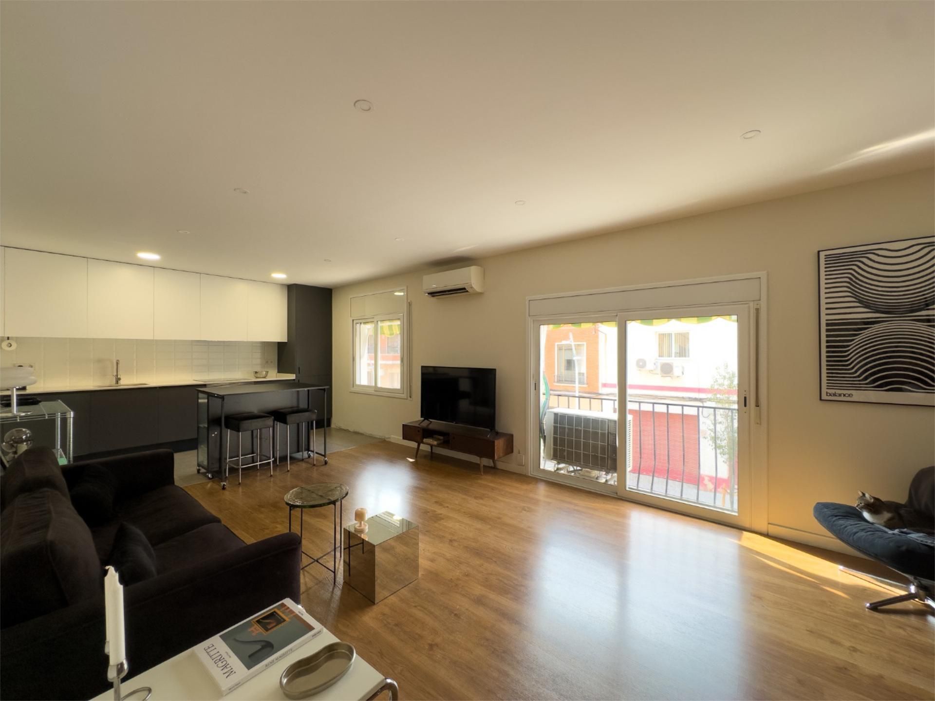 Living room of Flat for sale in Sant Boi de Llobregat  with Air Conditioner and Balcony