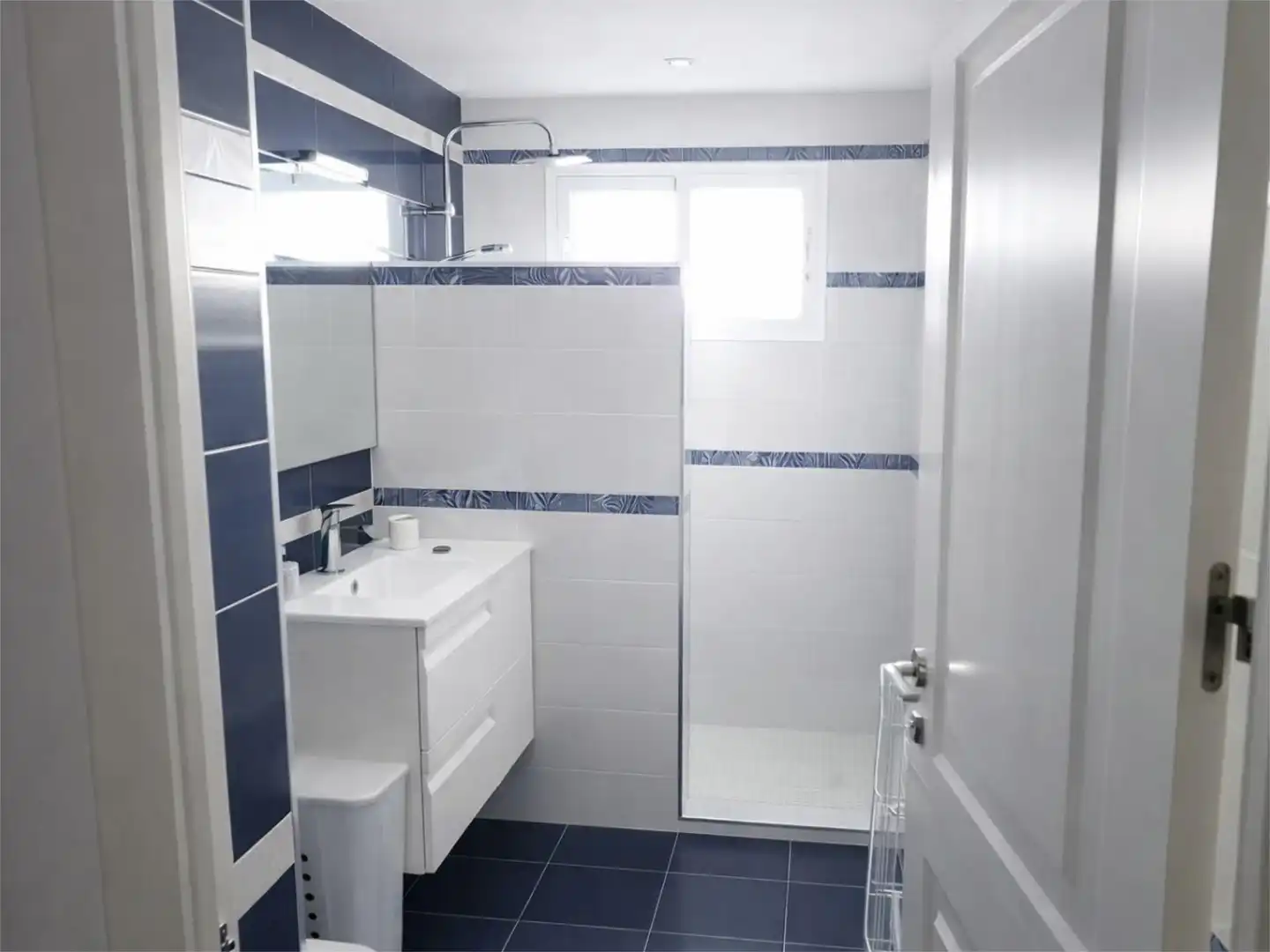 Piso en venta en Calle Pablo Neruda, 20, Umbrete Baño de Piso en venta en Umbrete con Aire acondicionado, Terraza y Balcón
