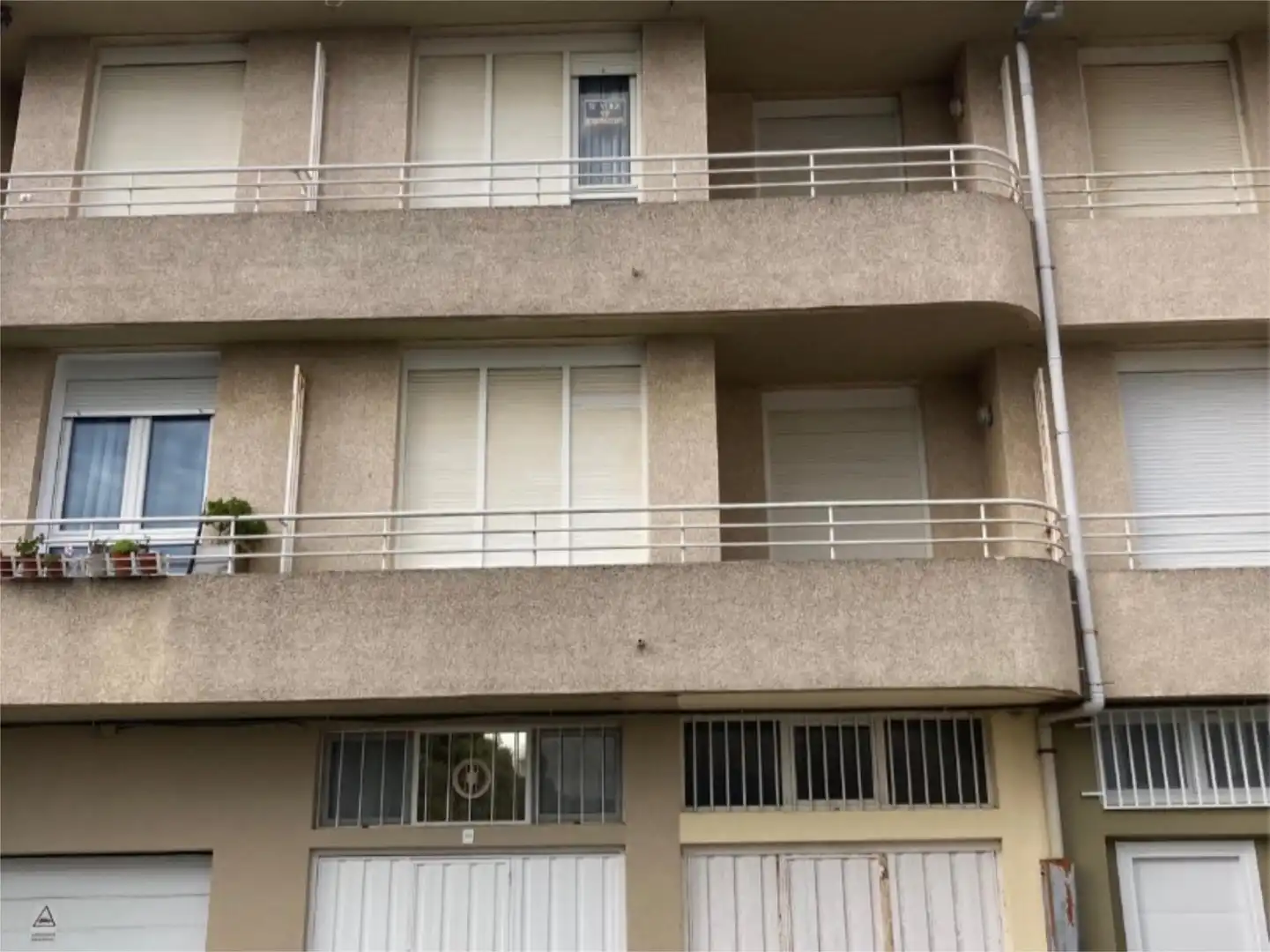 Apartamento en venta en Avenida Benedicto Ruiz, 709, Ajo Vista exterior de Apartamento en venta en Bareyo con Piscina, Amueblado y Parking comunitario
