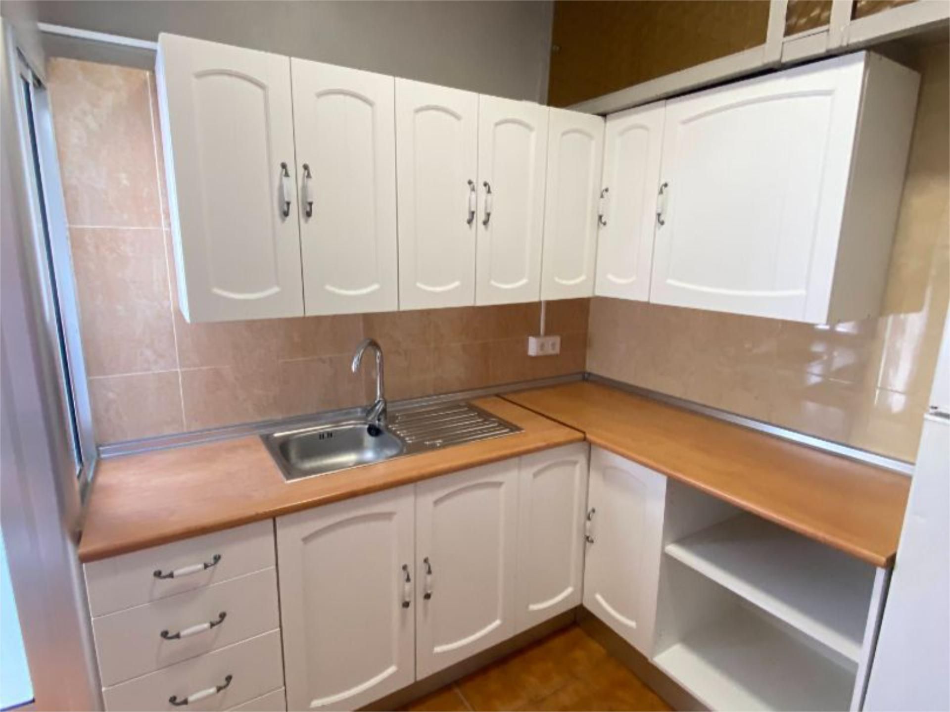 Kitchen of Flat to rent in Valladolid Capital  with Heating, Parquet flooring and Furnished