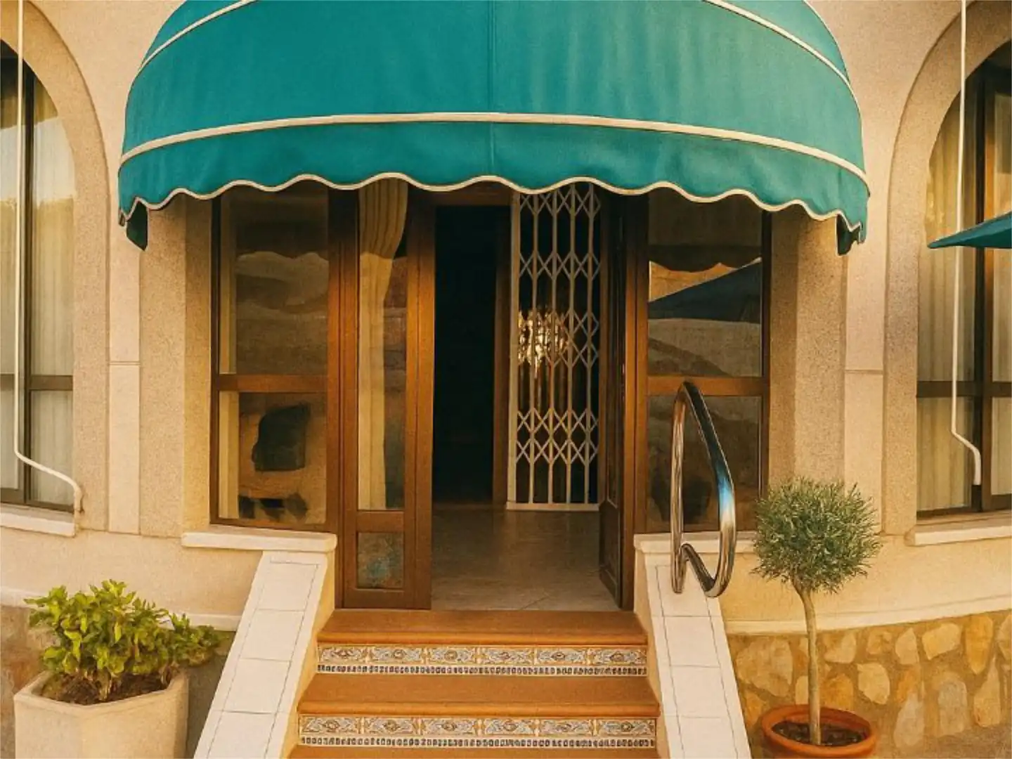 Piso en venta en Torrevieja con Jardín privado, Terraza y Piscina