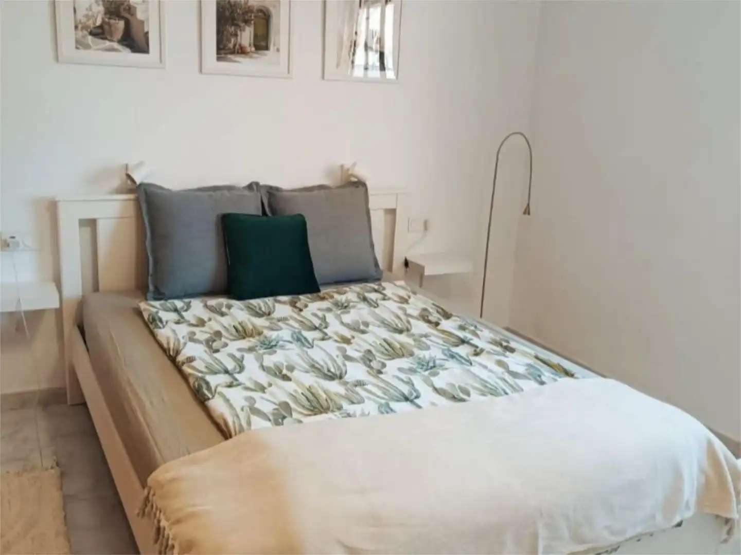 Habitación de Piso en venta en Torrevieja con Jardín privado, Terraza y Piscina