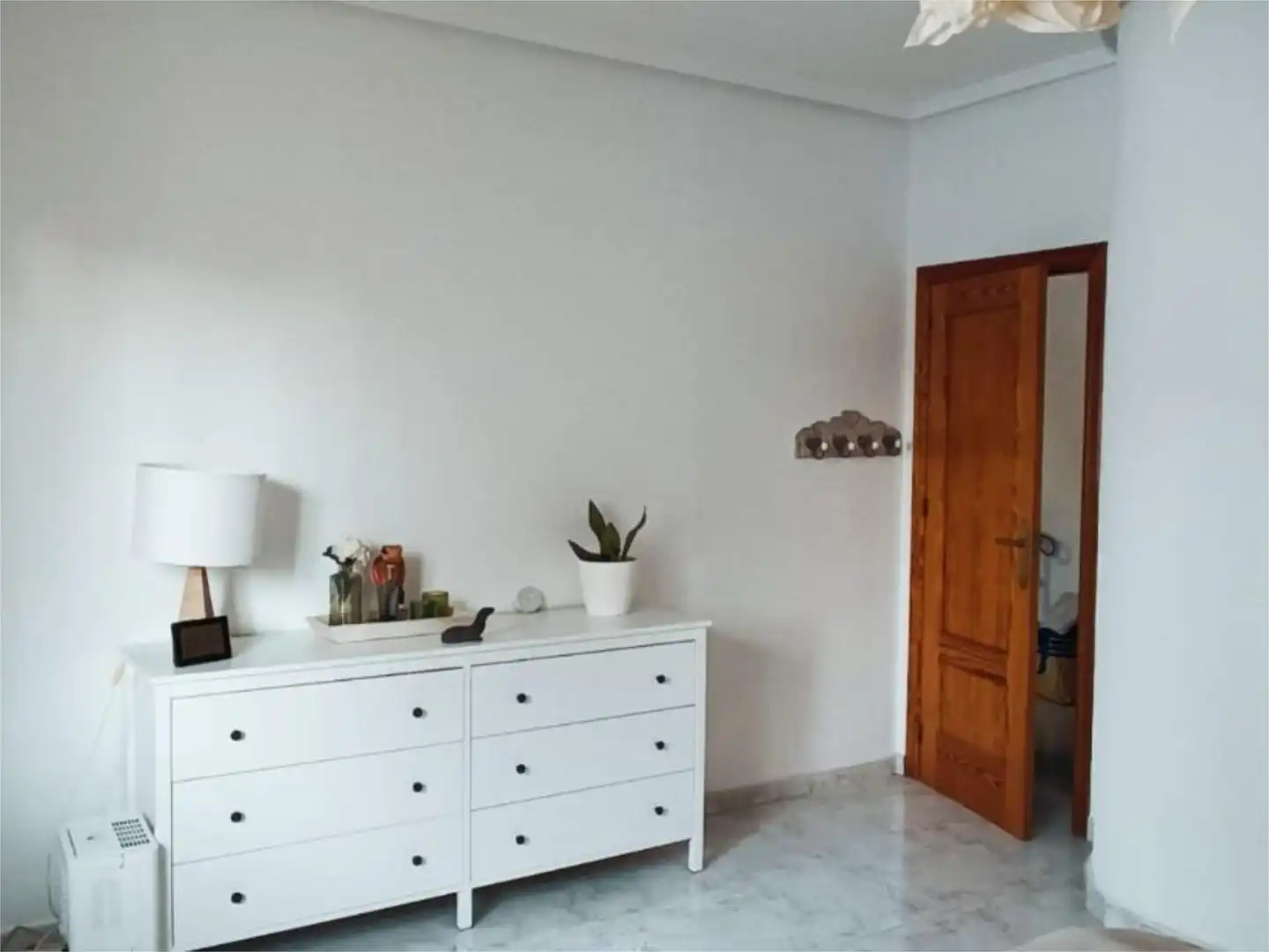 Habitación de Piso en venta en Torrevieja con Jardín privado, Terraza y Piscina