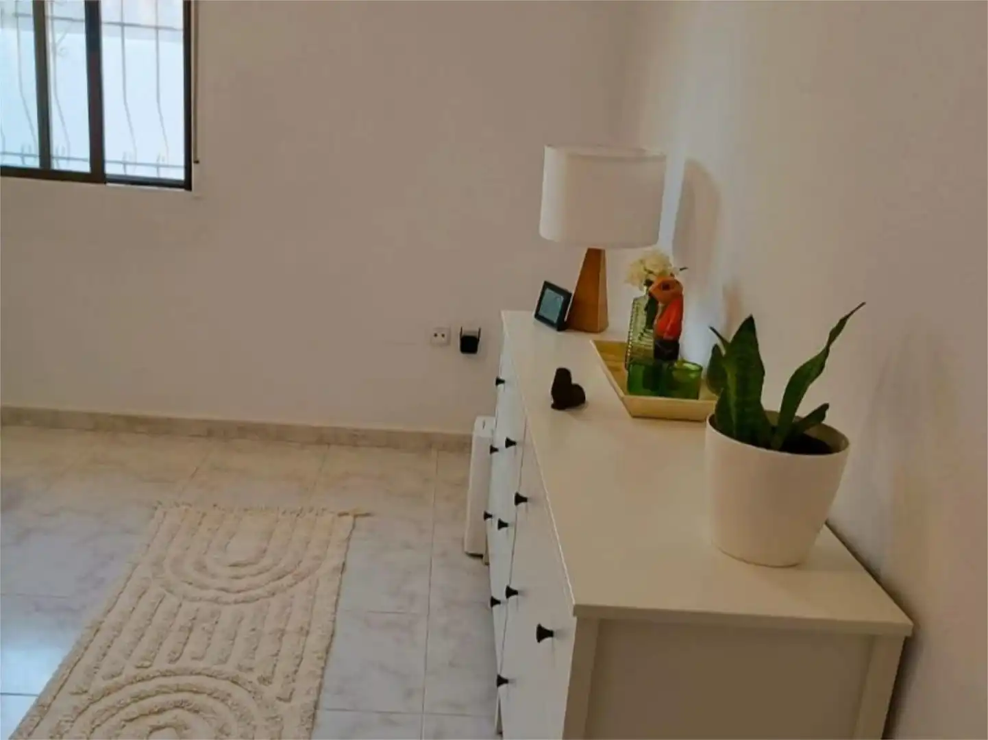 Habitación de Piso en venta en Torrevieja con Jardín privado, Terraza y Piscina