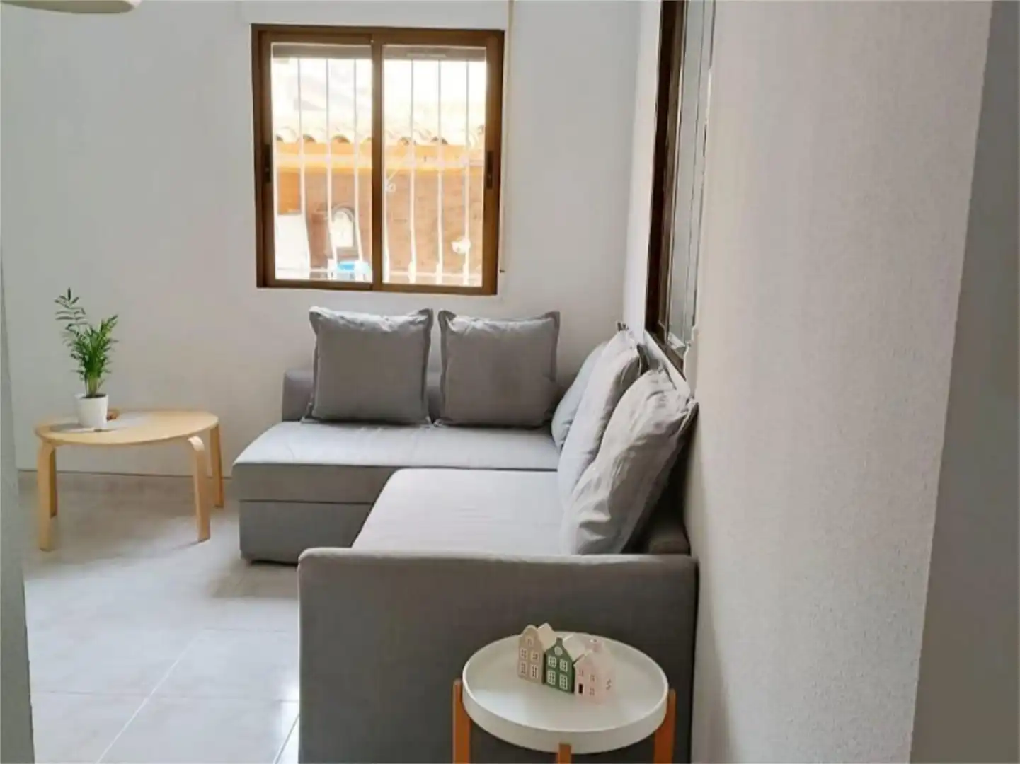 Sala de estar de Piso en venta en Torrevieja con Jardín privado, Terraza y Piscina
