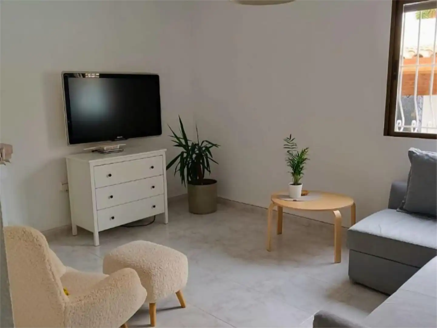 Sala de estar de Piso en venta en Torrevieja con Jardín privado, Terraza y Piscina