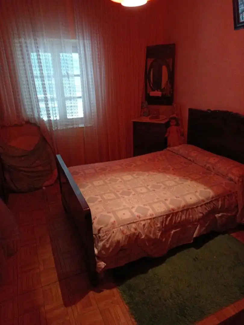 Casa adosada en venda a Calle Mayor, 87, Mantinos Dormitori de Casa adosada en venda en Mantinos amb Calefacció