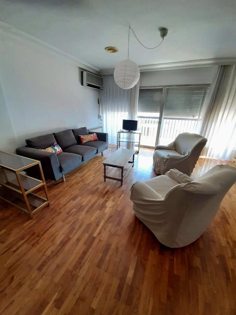 Sala d'estar de Pis per a compartir en  Murcia Capital amb Aire condicionat, Parquet i Terrassa