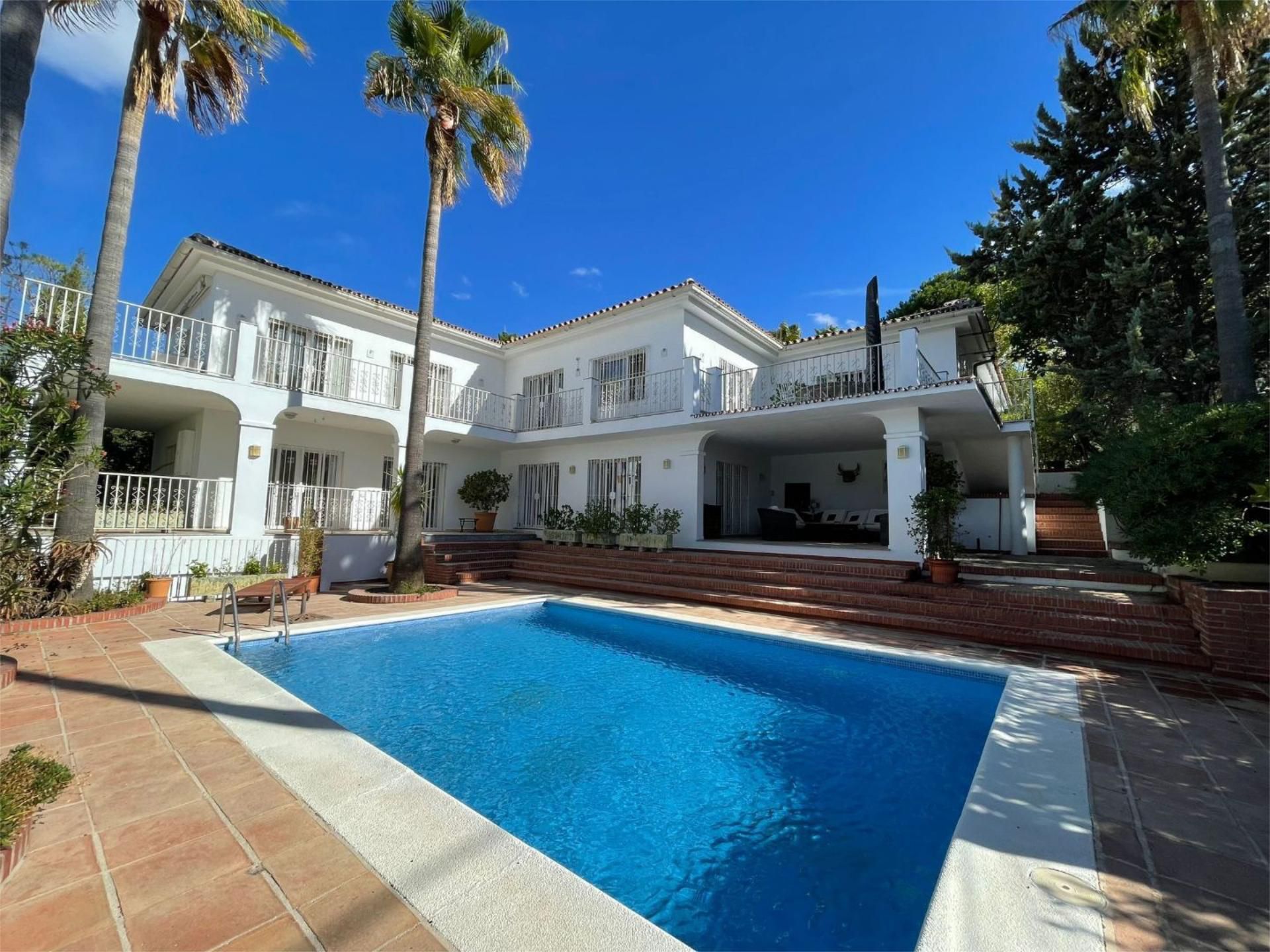 Vista exterior de Casa o xalet en venda en Alhaurín El Grande amb Calefacció, Jardí privat i Terrassa