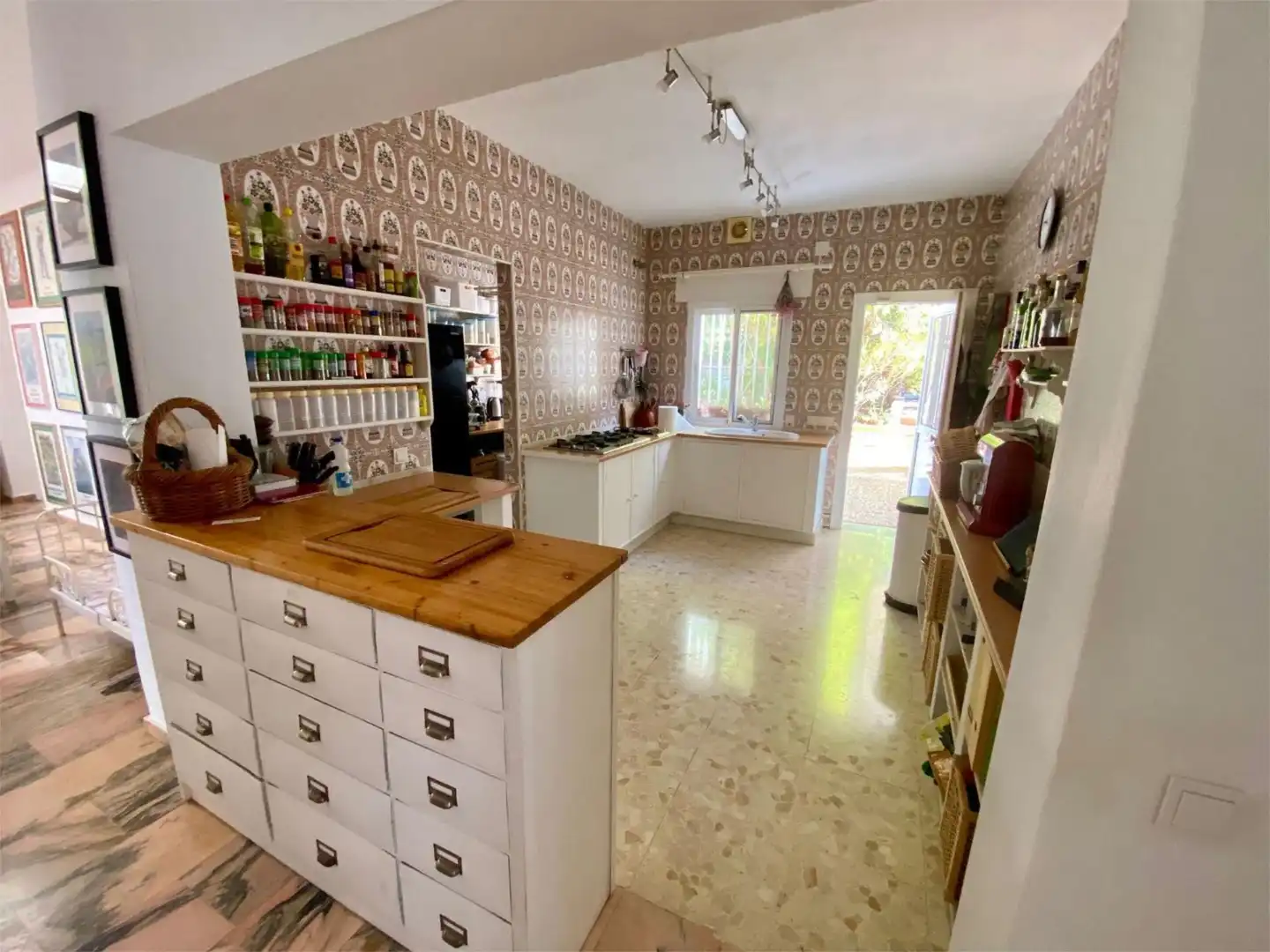 Casa o chalet en venta en Centro Cocina de Casa o chalet en venta en Alhaurín El Grande con Calefacción, Jardín privado y Terraza