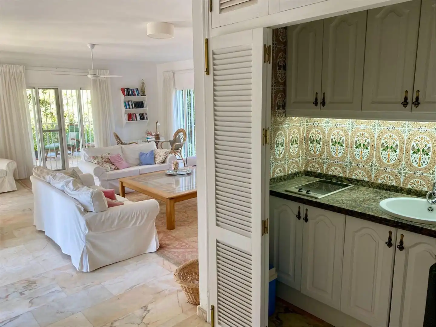 Casa o chalet en venta en Centro Cocina de Casa o chalet en venta en Alhaurín El Grande con Calefacción, Jardín privado y Terraza